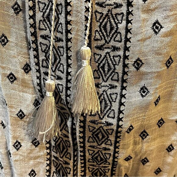 BCX Cream Smocked Tie Front Ruffled Blouse size M - Picture 11 of 12